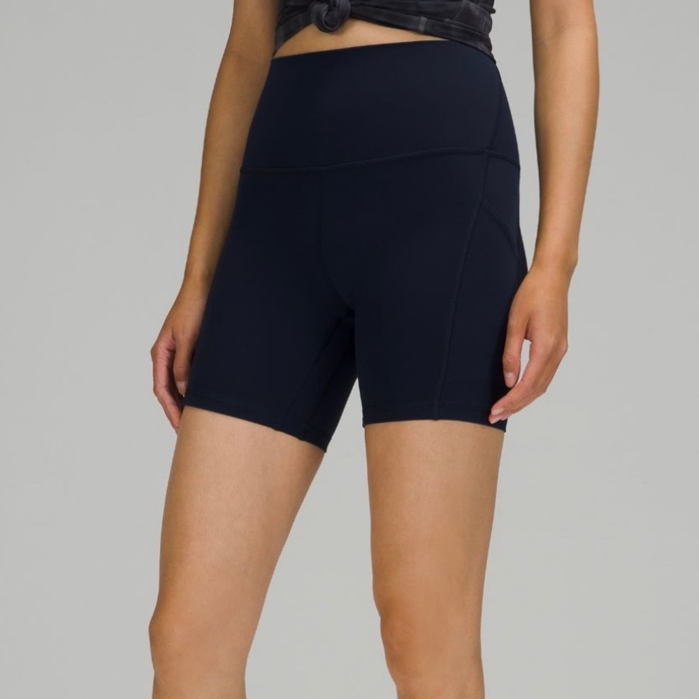 Lululemon Align High Rise Shorts 6” length WITH POCKETS- Navy size 4